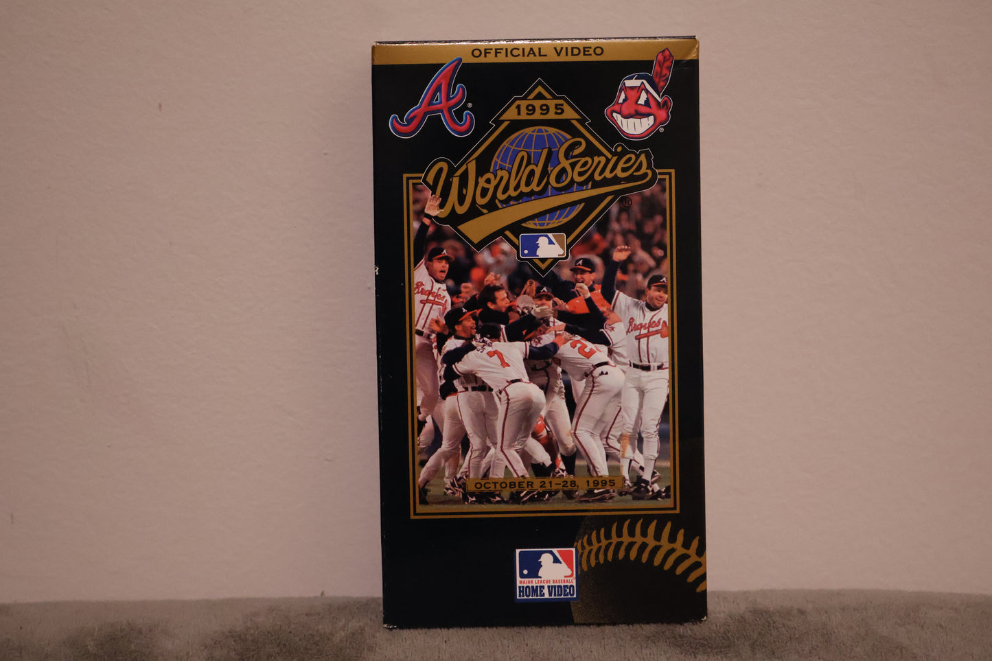 ATLANTA BRAVES DELUXE VINTAGE BUNDLE 1992 DIAMOND RUSSELL JERSEY SHIRT EDITION 1995 VIDEO VHS